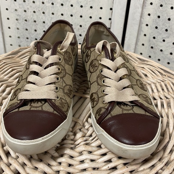 Michael Kors SALE! - Picture 2 of 12